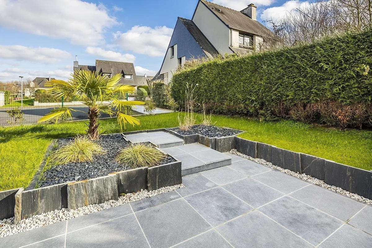 Crea Bati Jardin Paysagiste A Rennes Massifs Rocailles Allees 3